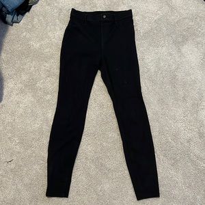 Black jegging with pockets